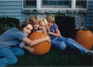 Danielle Leach and sisters